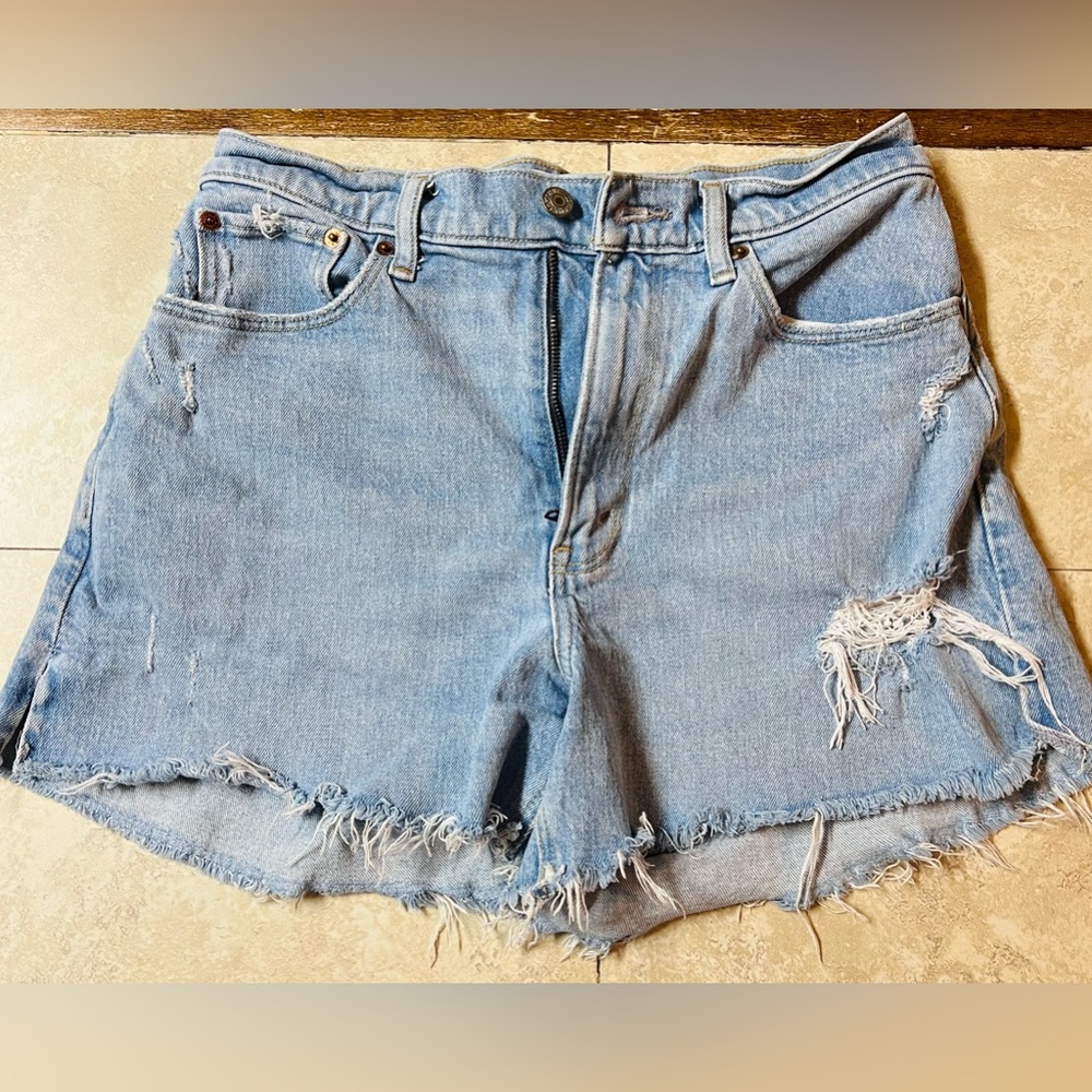 Abercrombie Curve Love High Rise 4” Mom Short